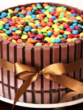 KITKAT CHOCOLATE CAKE (2 POUNDS)
